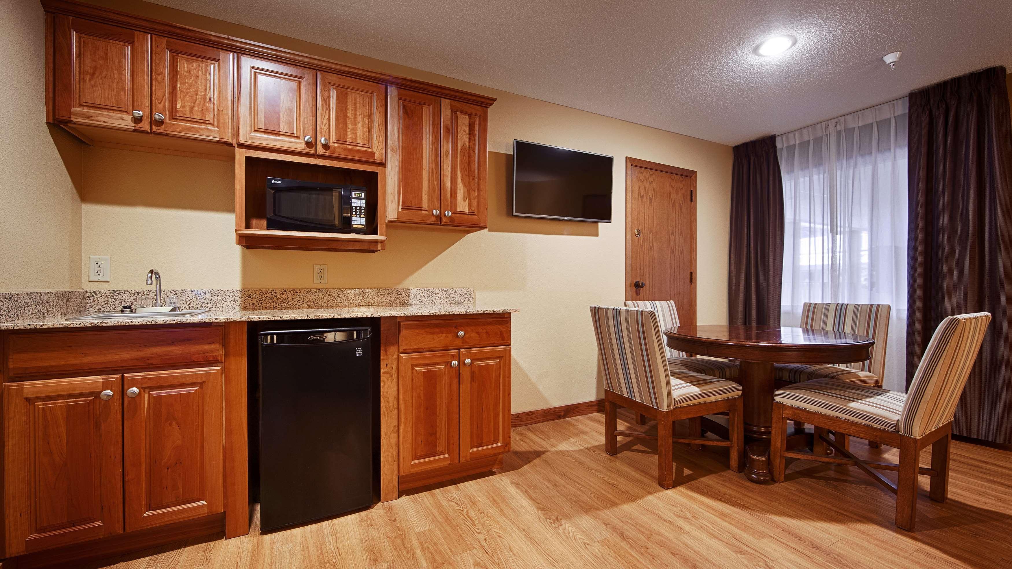 Best Western Plus Dubuque Hotel And Conference Center Bagian luar foto