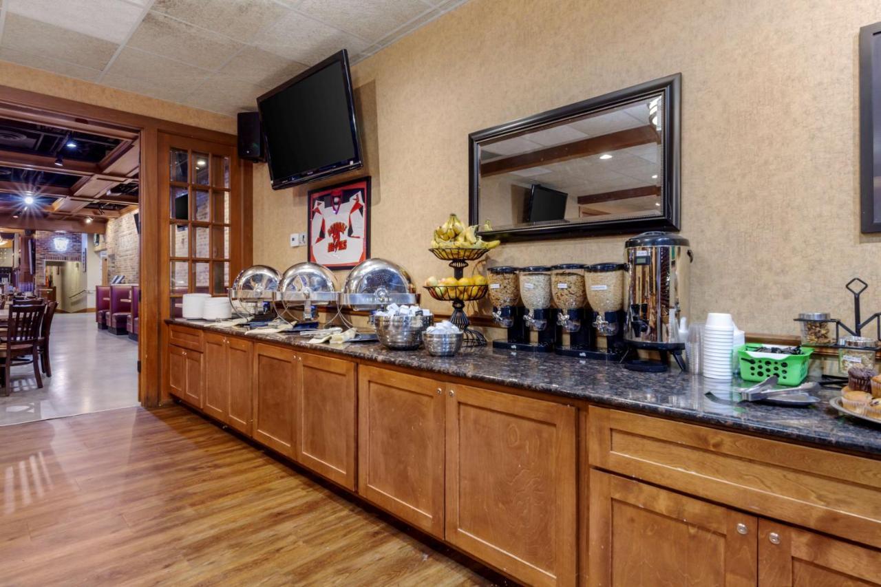 Best Western Plus Dubuque Hotel And Conference Center Bagian luar foto